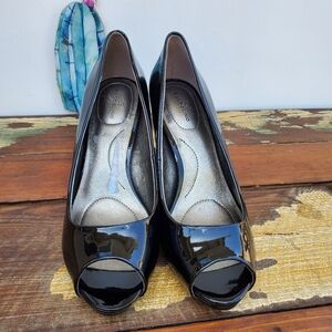 New Bandolino Open Toe Heels  Pums Shoes Sz 8.5
